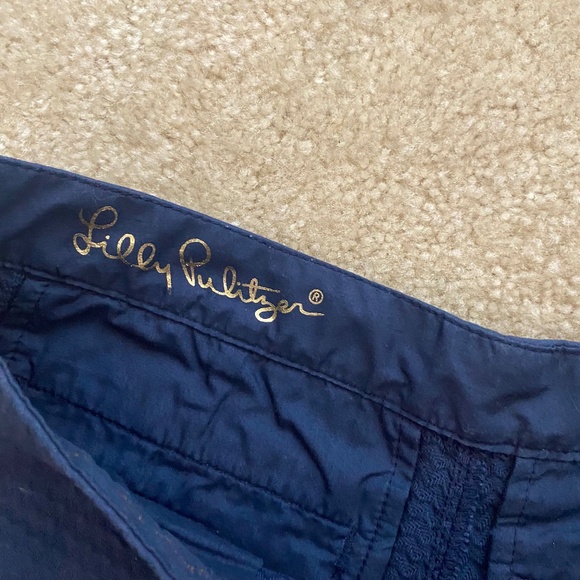 Lilly Pulitzer Buttercup Stretch Shorts in Navy - Size 0 - Picture 3 of 4